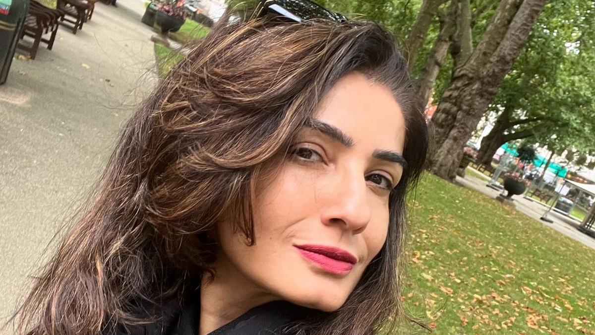 Raveena Tandon apologises to fan for refusing to click a selfie in London: I panicked