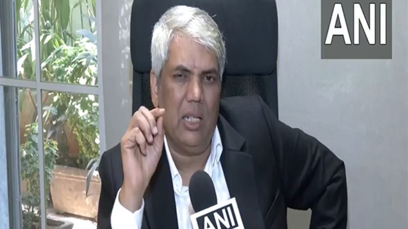 'CBI has also issued no clean chit to Aaditya Thackeray': Satish Salian's advocate on Disha Salian's death case - Public TV English