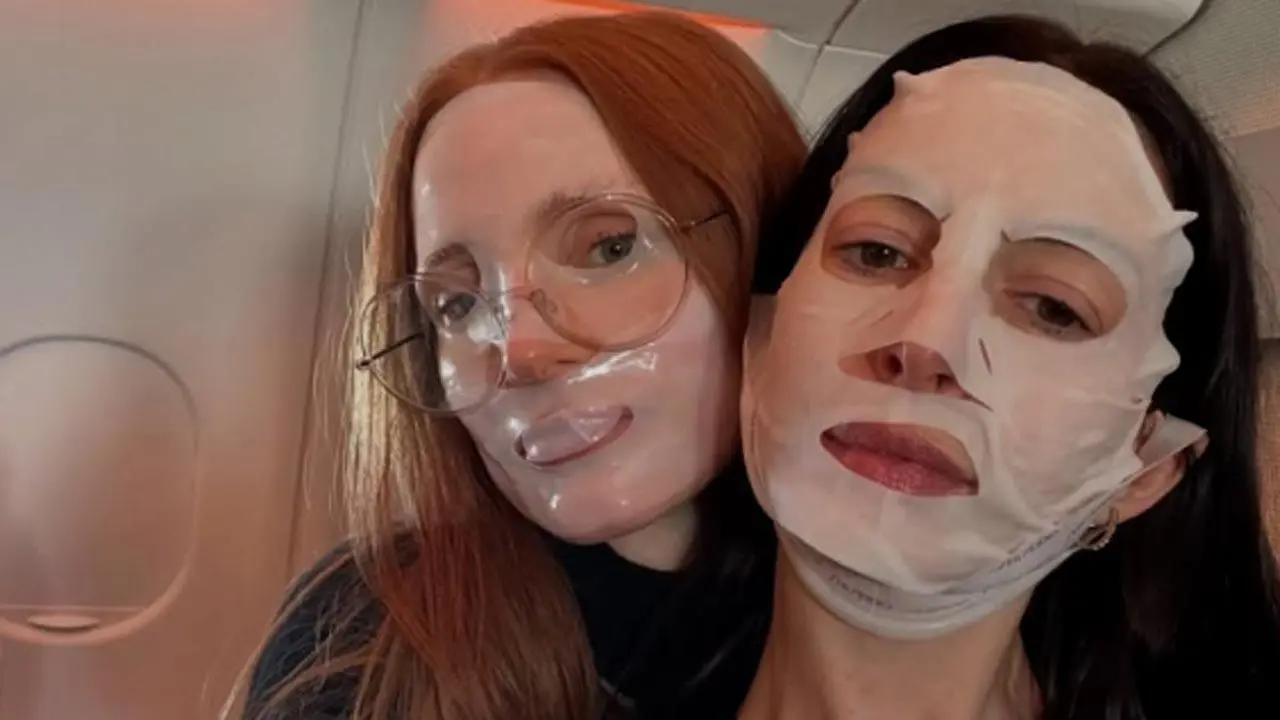 Mothers` Instinct stars Anne Hathaway, Jessica Chastain indulge in spa on flight