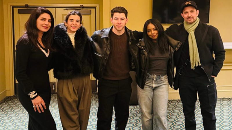 Hrithik Roshan, Saba Azad enjoy Broadway night with Priyanka Chopra, Nick Jonas after attending ‘The Last Five Years’ –