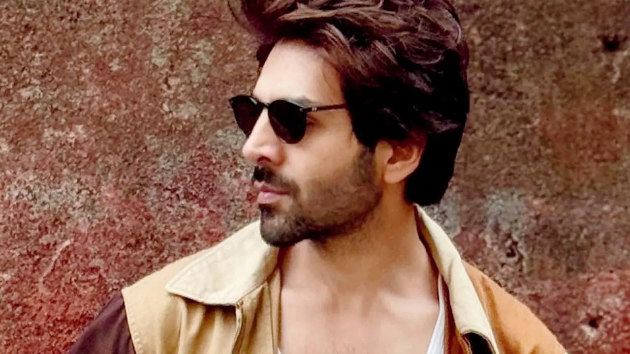 Kartik Aaryan & Kriti Sanon to re-unite for `intense` romantic drama: Source