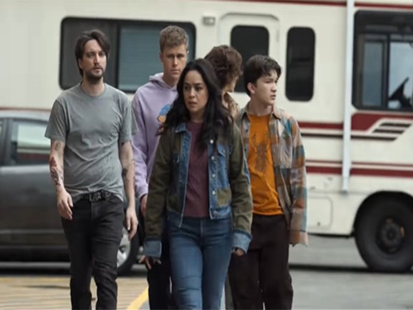 Ceiling collapses in Argentine theatre during 'Final Destination' screening - Public TV English