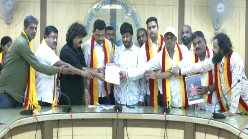 Kannada groups to lodge complaint with film chamber seeking ban on Sonu Nigam - Public TV English