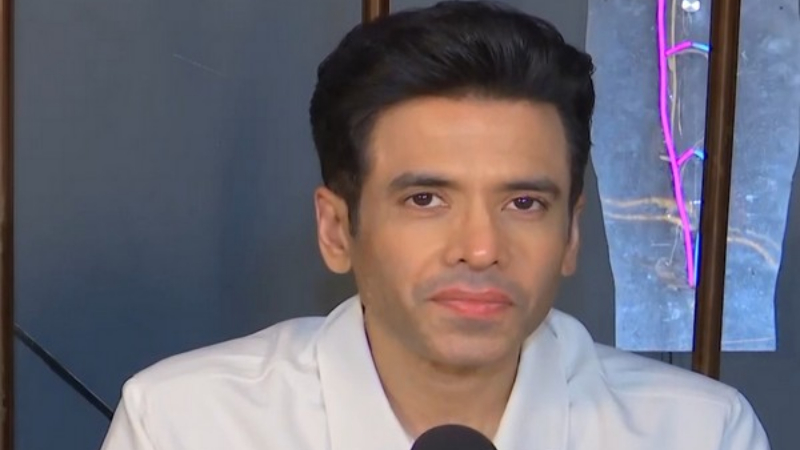 Tusshar Kapoor calls upcoming 'Kapkapiii' release the 'last wish' of director Sangeeth Sivan - Public TV English