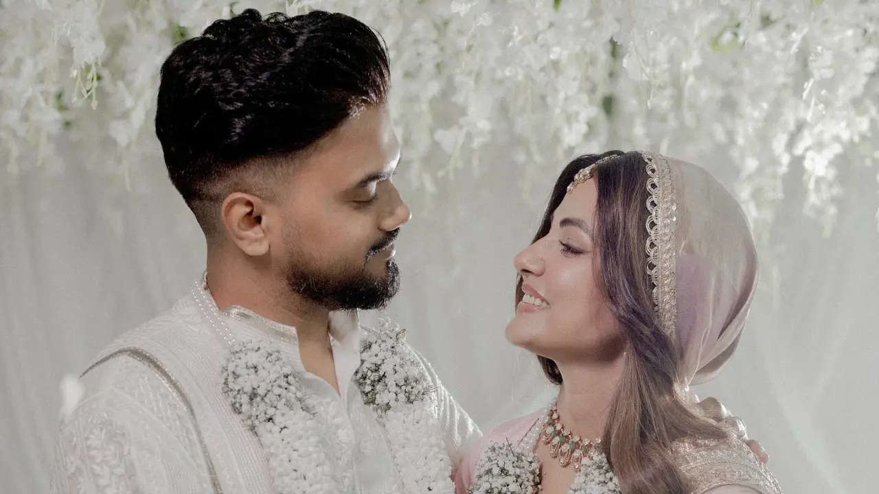 Hina Khan marries long-time beau Rocky Jaiswal amid cancer treatment, see pics
