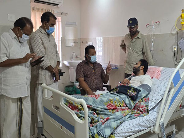 Thrissur: Union MoS Suresh Gopi meets Malayalam actor Shine Tom Chacko in hospital - Public TV English
